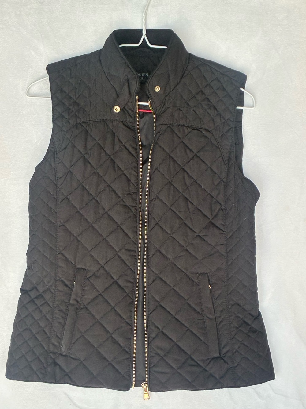 Quinn Black Quilted Sleeveless Vest with Gold Zipper
